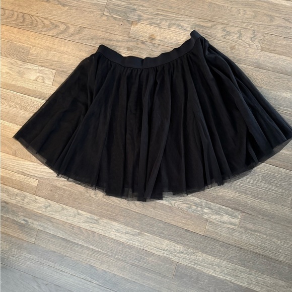 Lauren Conrad Elegant Black Tulle Skirt size large - Picture 8 of 8